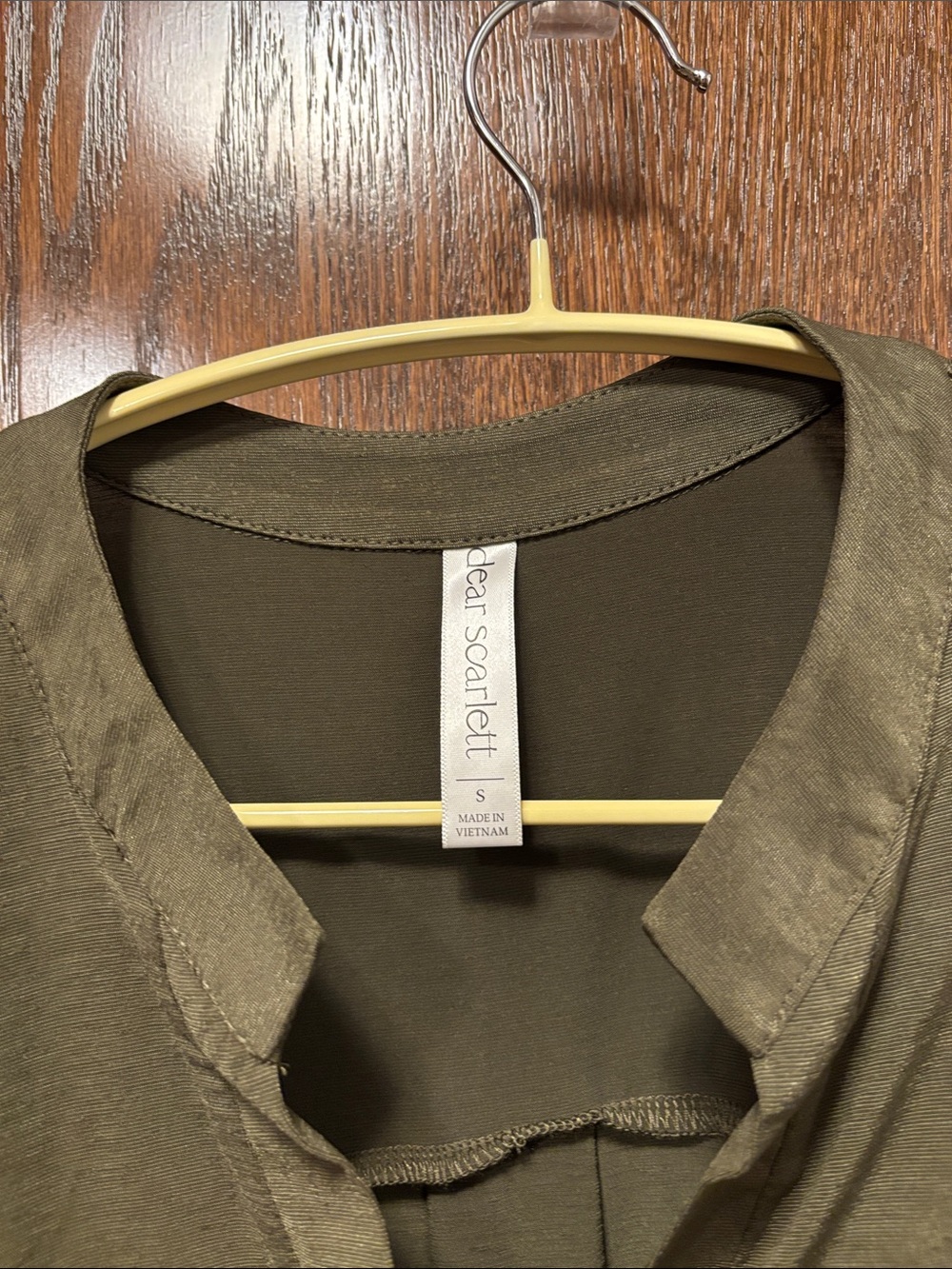 Dear Scarlett Olive Long-Sleeve V-Neck Shirt. Small